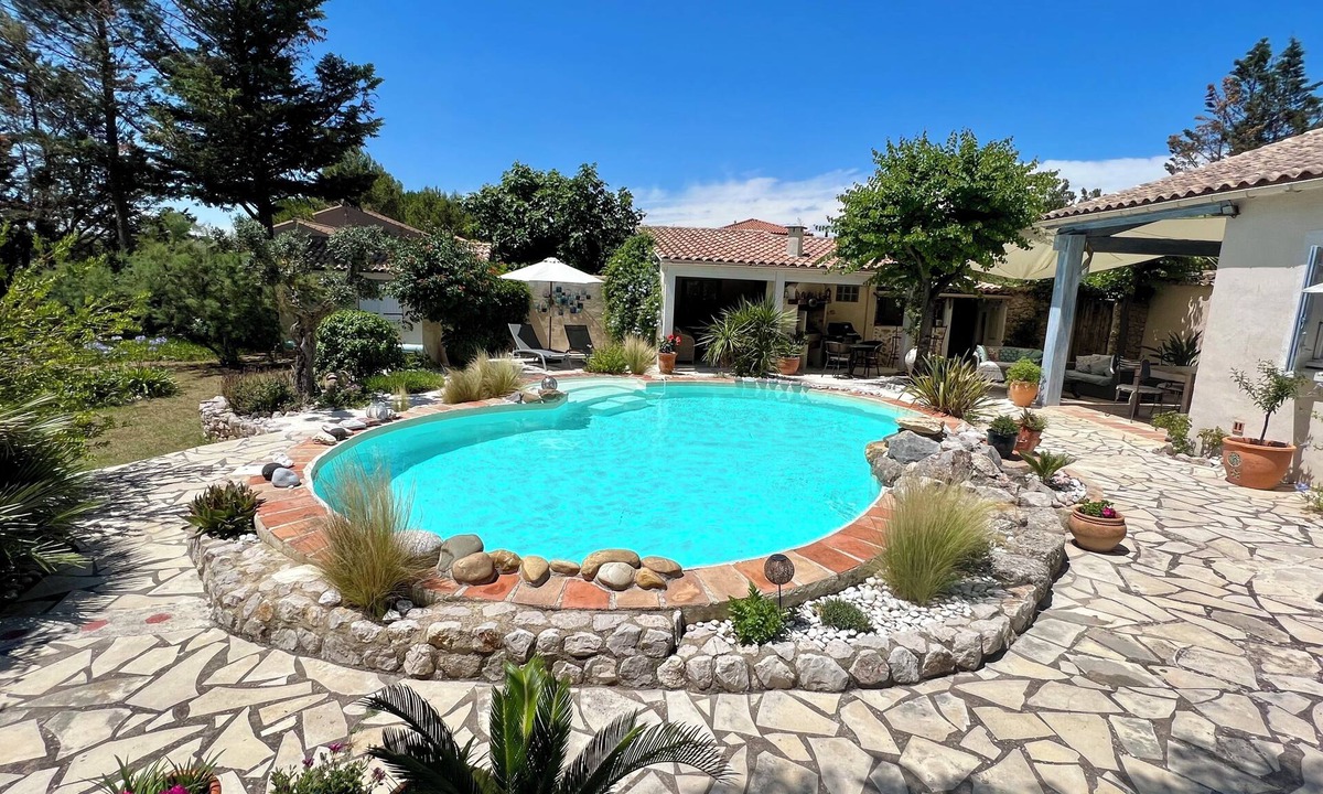 Tourbes Villa | Stylish villa with landscaped pool set in large secluded garden close to Pezenas
