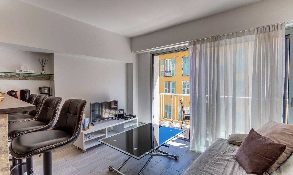 Carre d'Or Apartment | SUEDE AP4207 by Riviera Holiday Homes