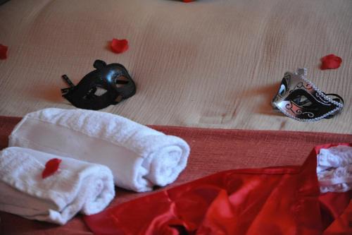 Gareoult Bed & Breakfast | Suite de charme & jacuzzi 83 - Love Room