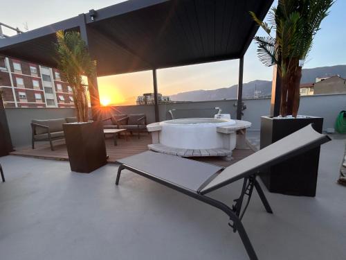 Terni Apartment | Suite Panoramic Attico con Jacuzzi Privata