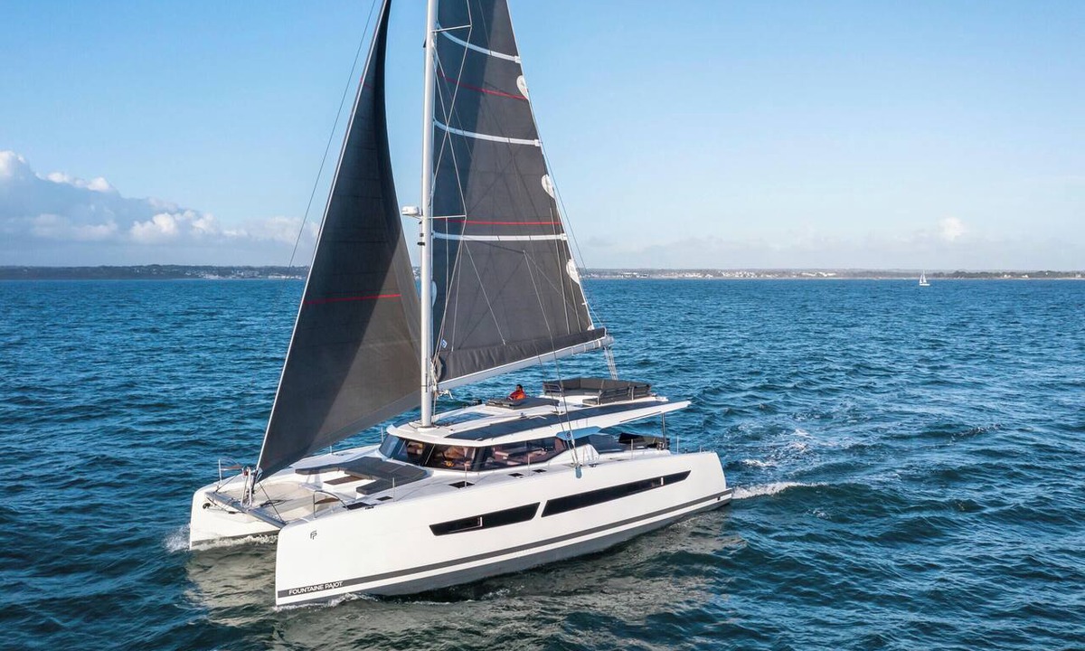 Toulon - Hyeres Boat Rental | Sun-Kissed Sailing Adventure in Provence-Alpes-Côte d'Azur