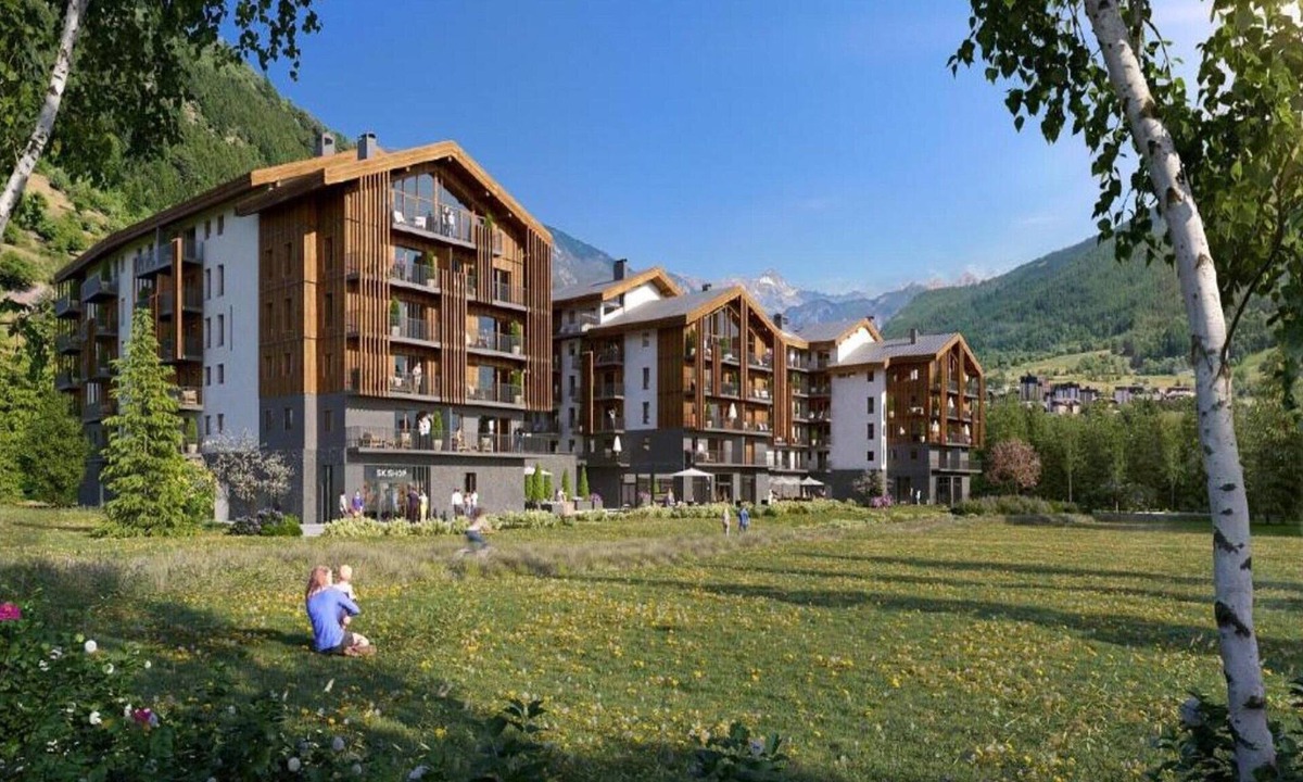 La Salle-les-Alpes Apartment | Sunny Alpine Retreat with Sauna, Pool