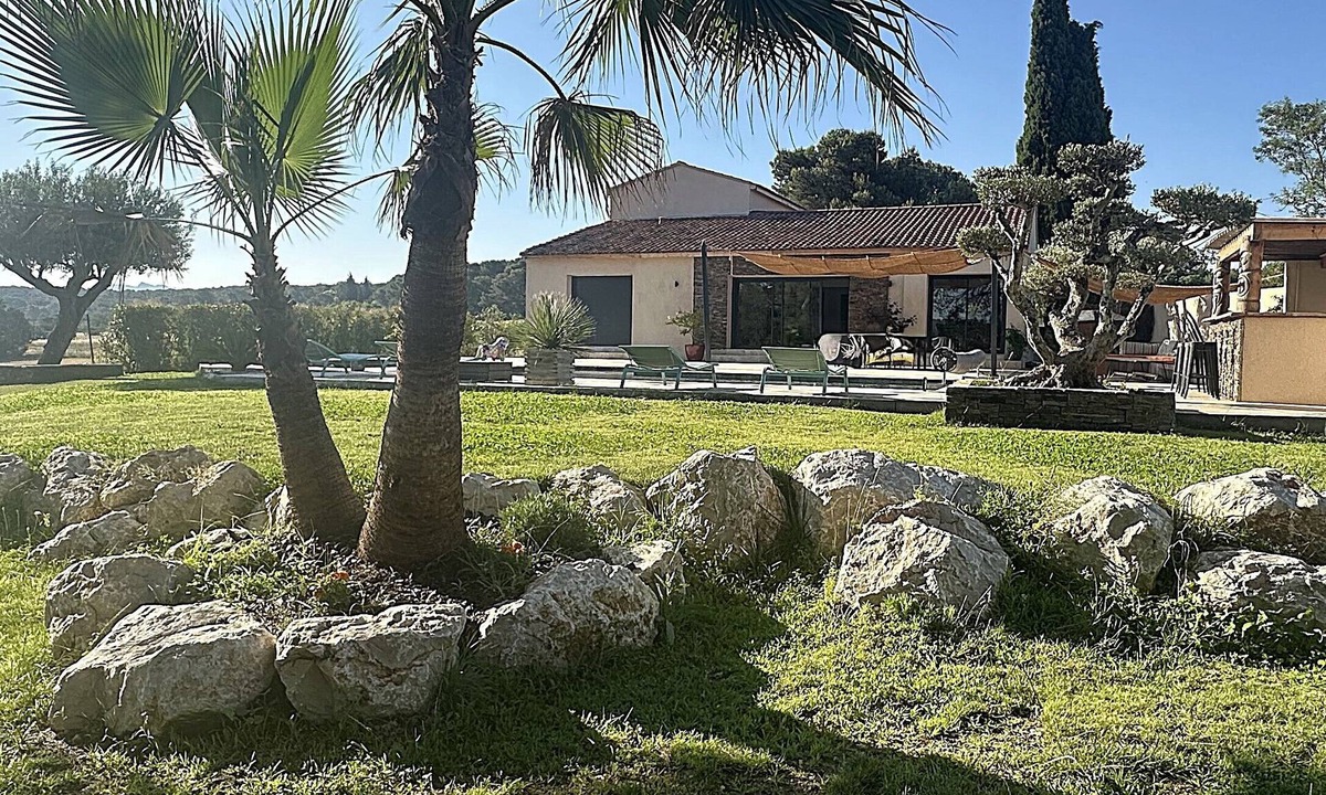 Cabries Villa | Superb modern villa overlooking the Ste Victoire between sea and mountains