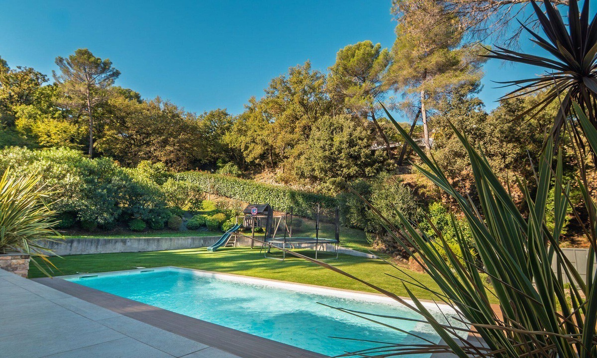 Biot Villa | Superbe villa 3 chambres – Piscine & 2 pièces