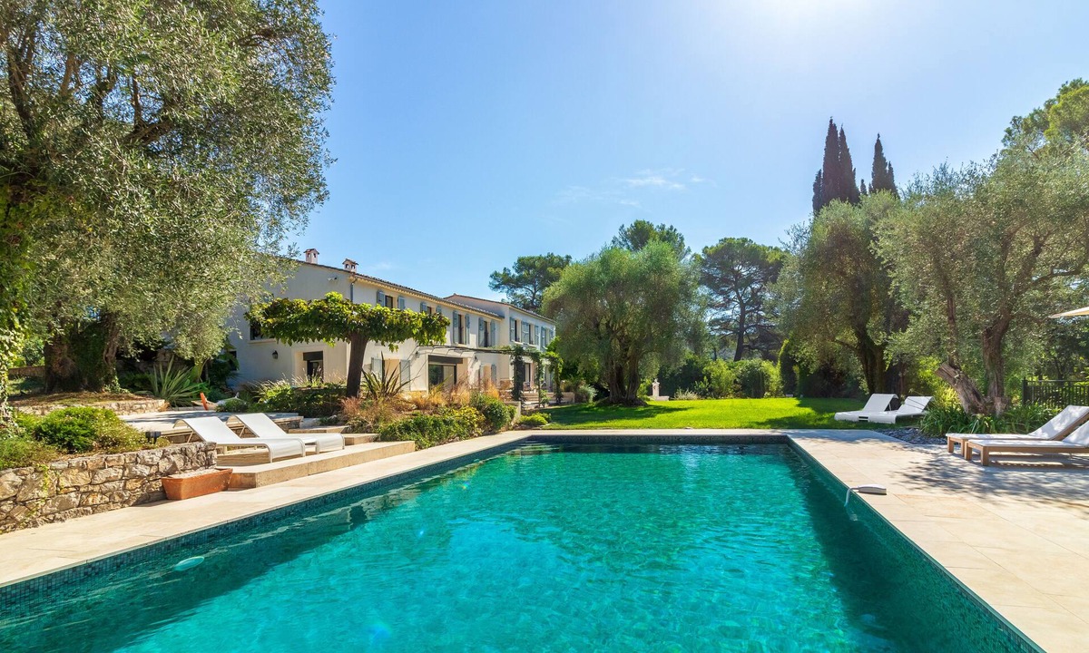 Mougins Villa | Swimming pool villa with large wooded grounds.