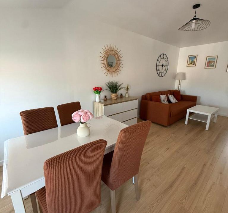 La Crau Apartment | T2 46m2 lumineux, cosy hypercentre refait à neuf