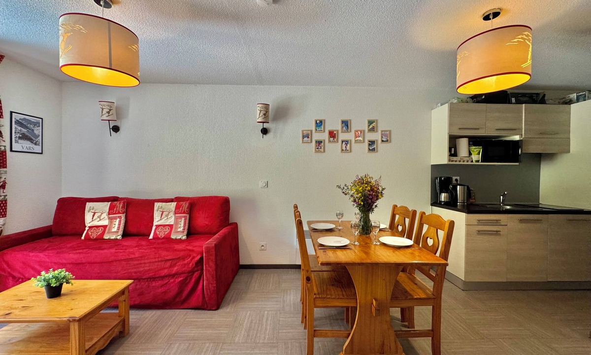 Vars Apartment | T2 vue Montagne, Accès Direct aux Pistes, Avec Piscine