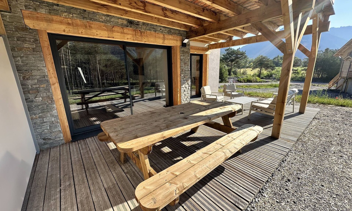Faucon-de-Barcelonnette Apartment | T3 52m2 on the garden level of a new chalet in Faucon de Barcelonnette