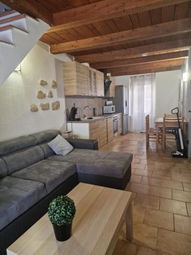 Istres Apartment | T3 plein centre ville