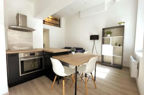 Brignoles Apartment | Taote - Studio avec terrasse au Coeur de ville