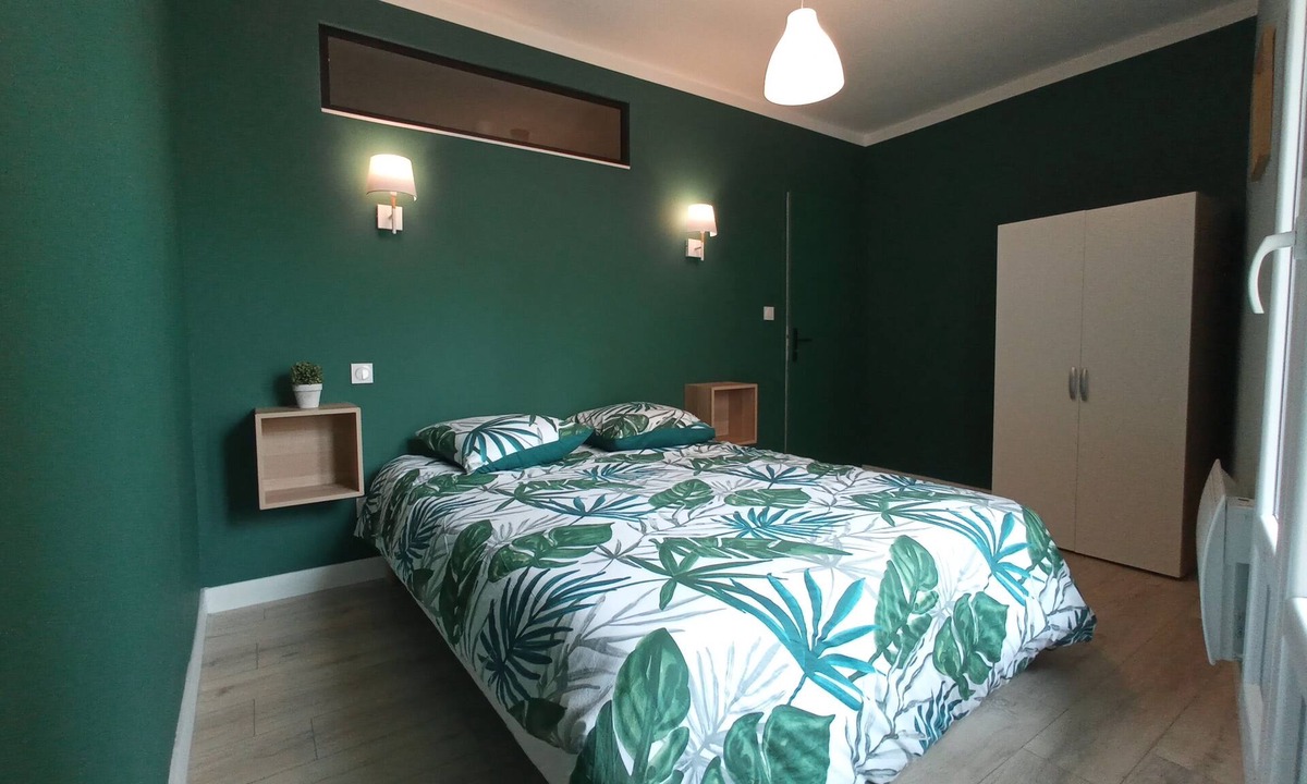 Centre Ville d'Ales Apartment | The Gardon Quay Private Indoor Terrace Downtown 6 people