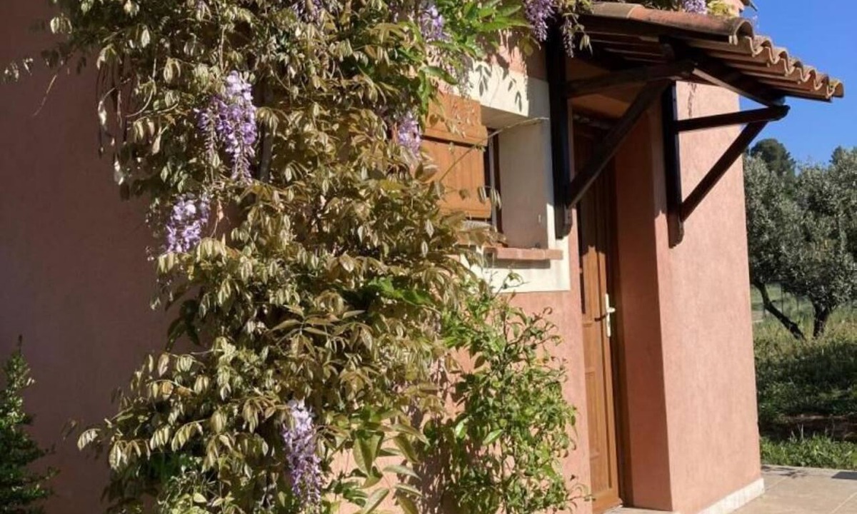 Salernes House | The Irises of Mapaly - SALERNES