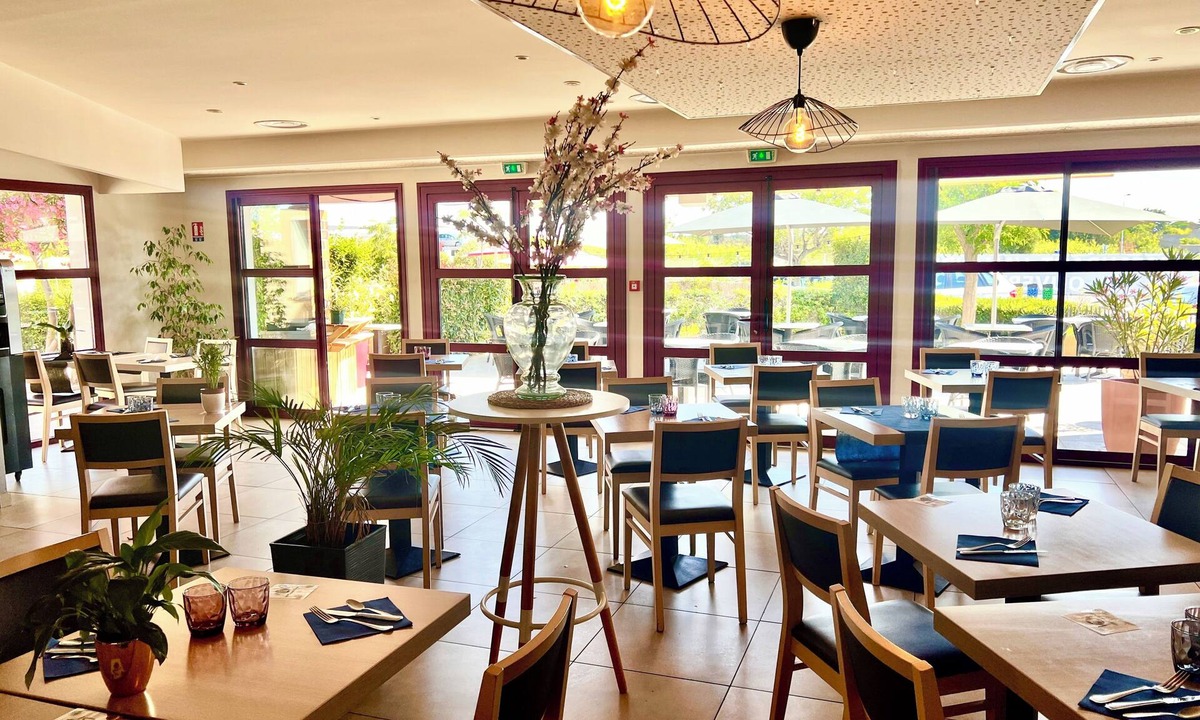 Villeneuve-les-Beziers Hotel | The Originals City, Hôtel Le Pavillon, Béziers Est