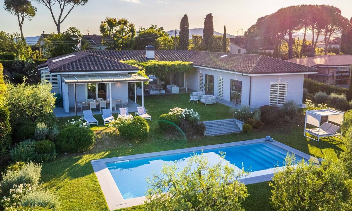 Monte San Quirico Villa | The Secret Escape Villa: Contemporary Luxury in Lucca
