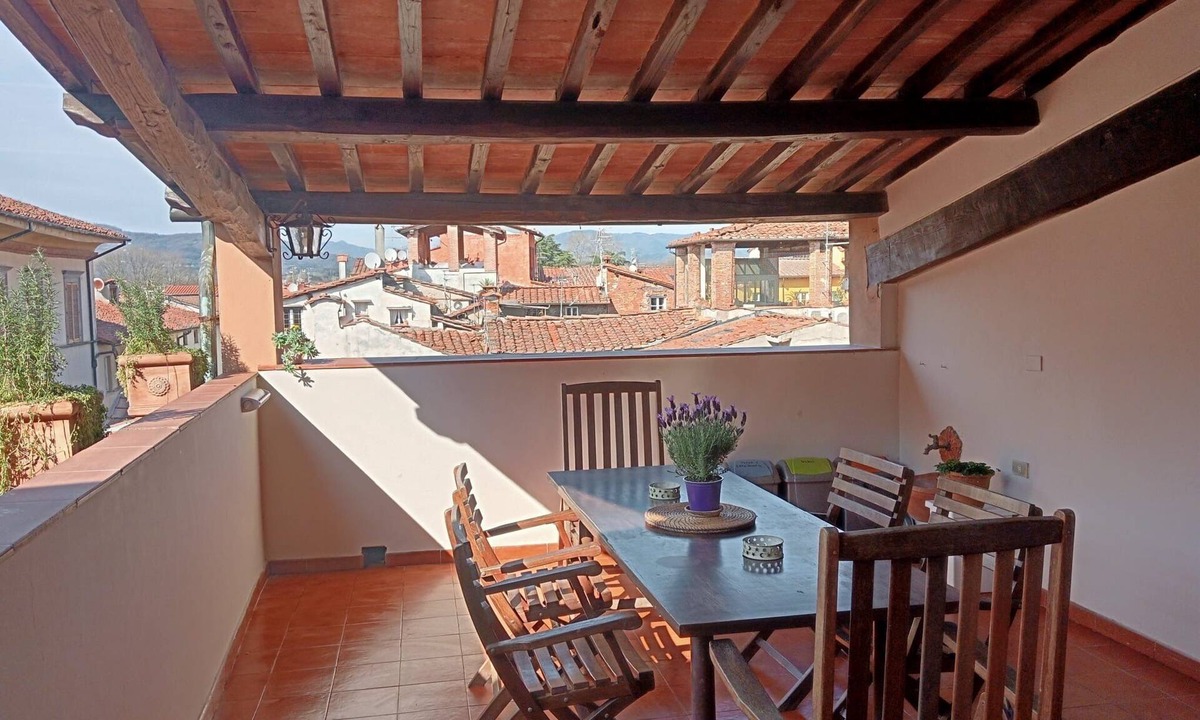 Lucca Historical Center Apartment | The Terrace on Galli Tassi - ROOFTOP VIEWS!