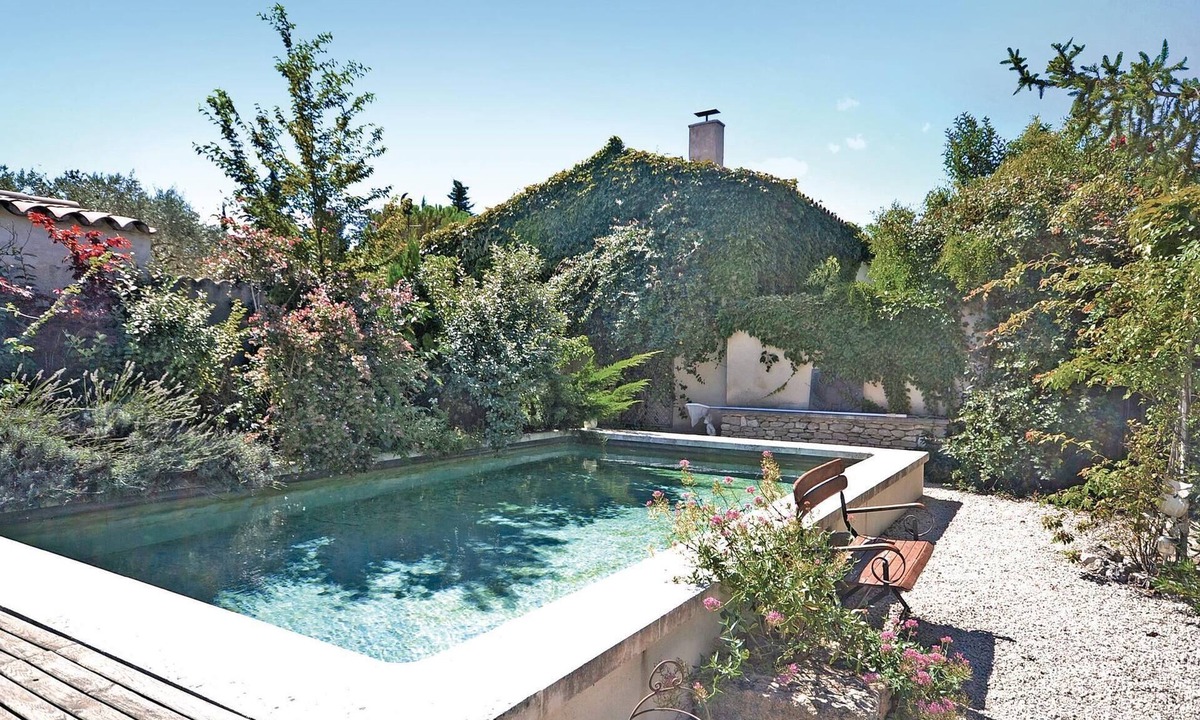 Velleron House | This holiday home with pool offers you comfort, nature experiences and an authentic ambience.