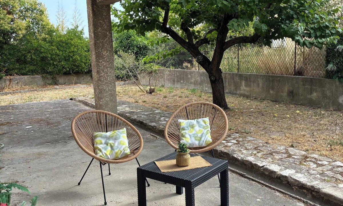 Les Pennes-Mirabeau House | TO THE SOUND OF BIRDSONG House in Provence with private garden and parking