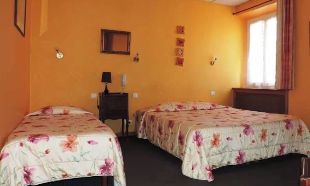 Digne-les-Bains Hotel | Town Center Triple Room | Walk to Local Bistros | 1.8mi to Lake Swimming Basin