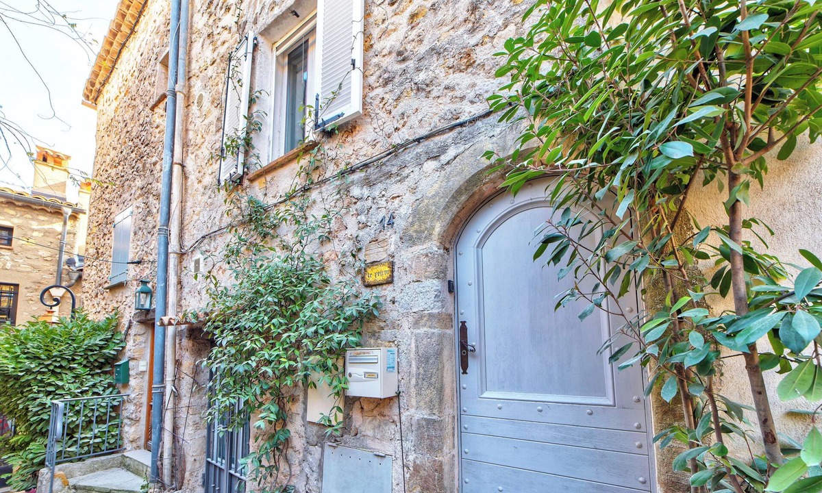 Mougins House | TOWNHOUSE MOUGINS in the old village, fantastic view, sea and mountains