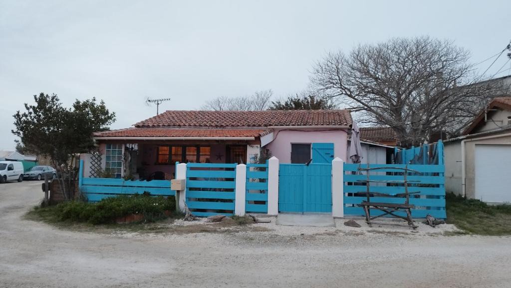 Port-Saint-Louis-du-Rhone House | UNE MAISON SUR UNE PRESQU'ILE
