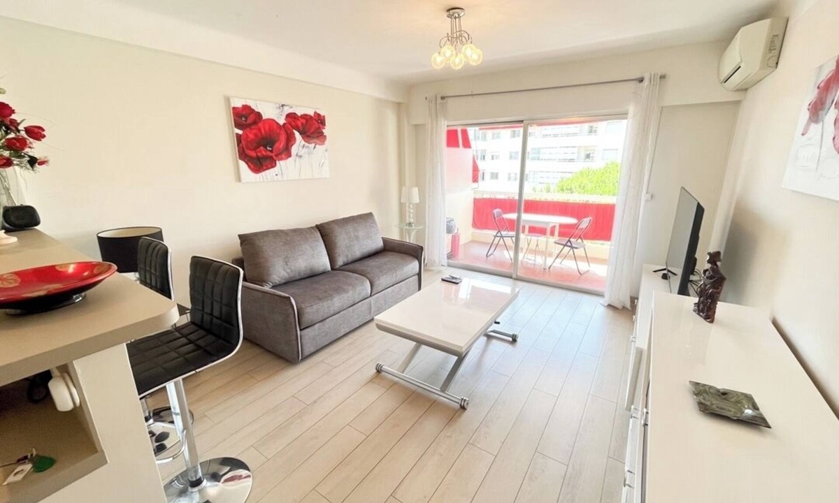 Carnot Apartment | Upstays Bright 1BR 50m² with terrace Cannes center