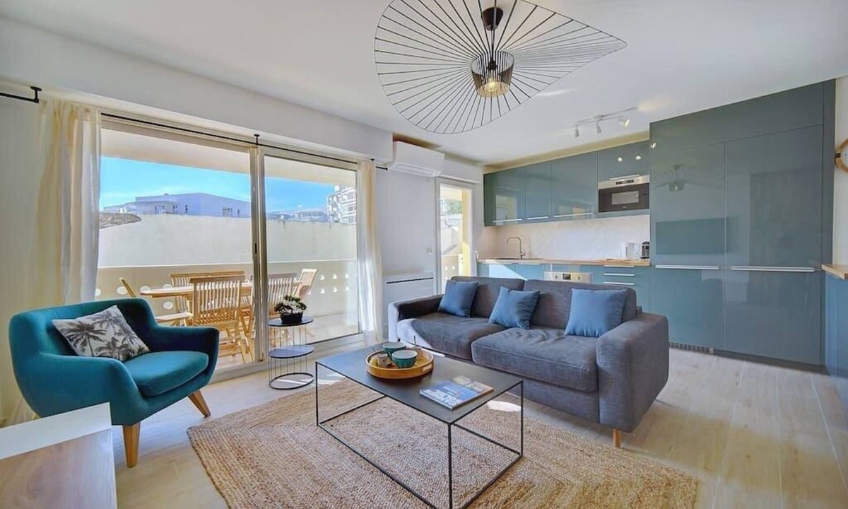 California - Pezou Apartment | Upstays Croisette Terrace 47m² Apartment