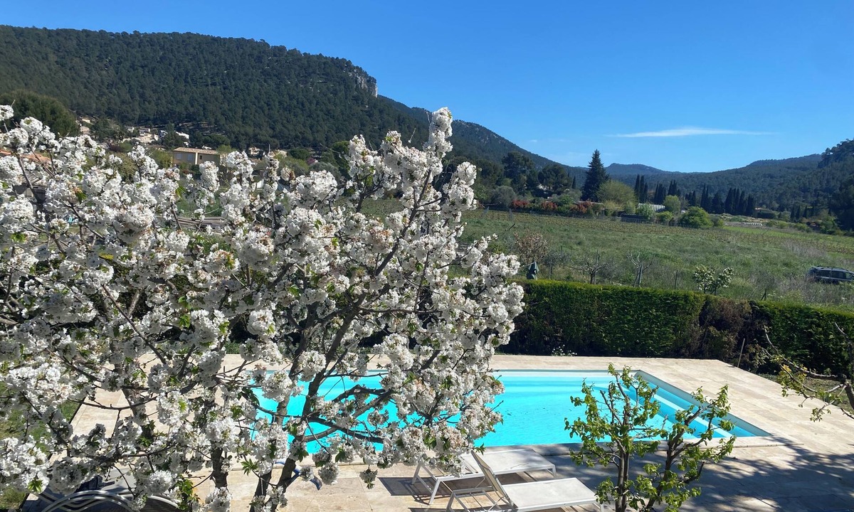 Gemenos Apartment | Vacation apartment T3 with private pool in Gémenos
