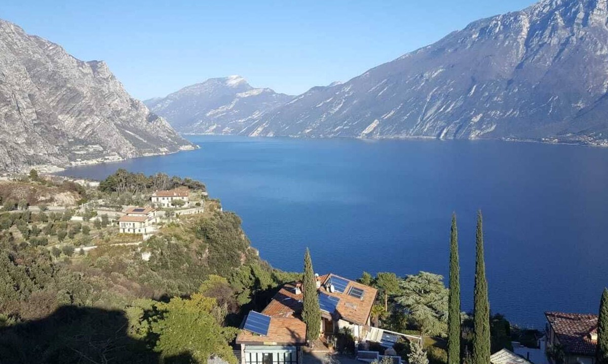 Voltino Apartment | Vacation apartment with 2 bedrooms in Tremosine with mega views of Lake Garda