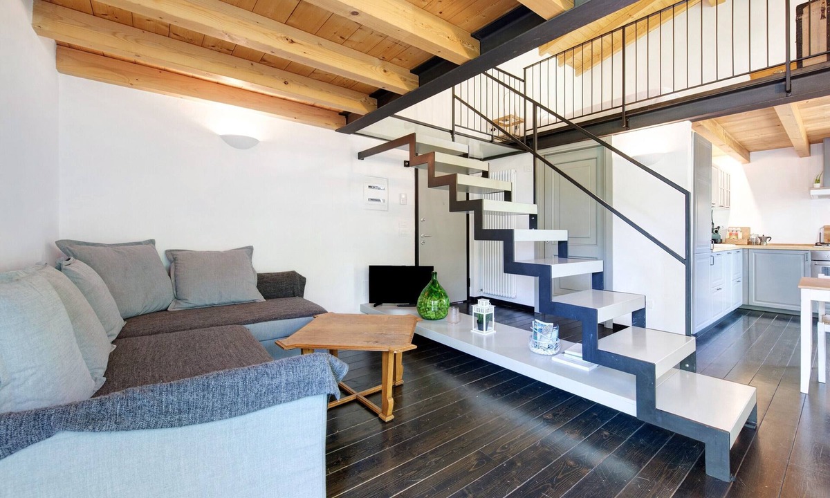 Toscolano Maderno Apartment | Vacation Home "La Casetta Nel Bosco" with Private Terrace & Wi-Fi