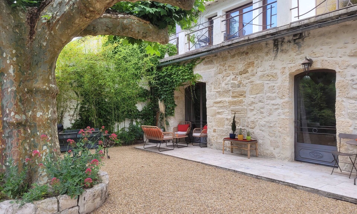 Beaucaire House | Vacation home with pool