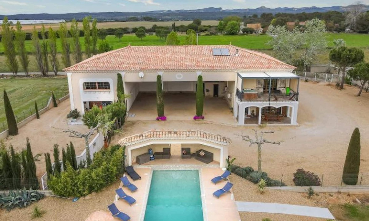 Arles Ski Chalet | Vacation rental house with pool MOULES LS3-299