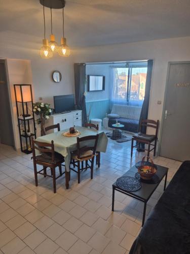 Valras-Plage Apartment | Valras