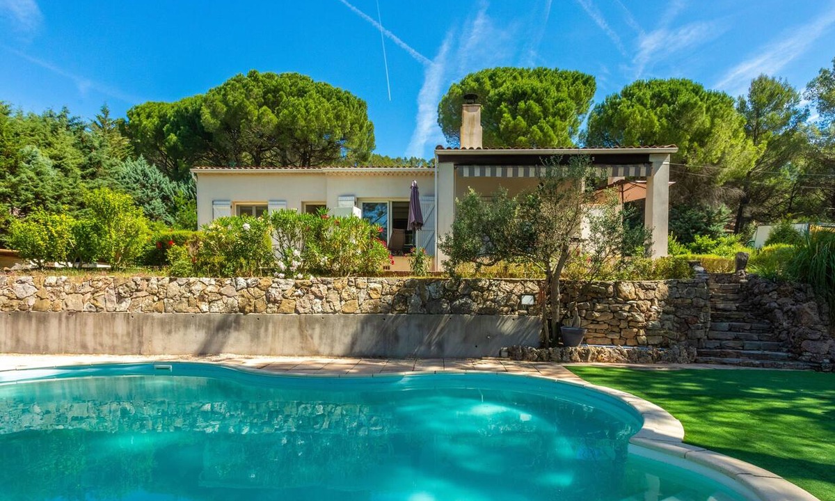 Le Val House | Var vacation house Villa Les Romarins with Private Pool and Enclosed Garden