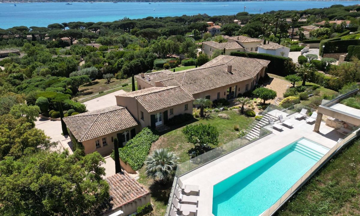 Guerrevieille Villa | Vast prestigious property, 3 houses with 700 m² of living space, panoramic sea view