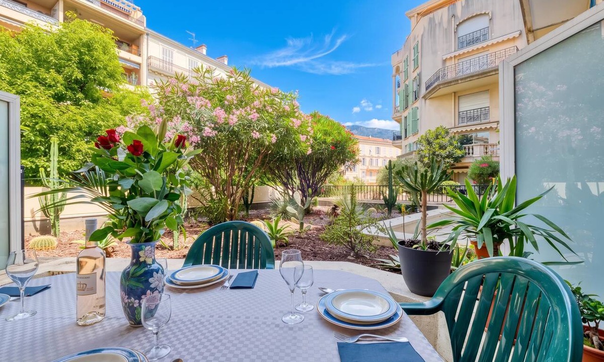 Old Town Apartment | Victoria Beach Quiet Apartment, Menton, France