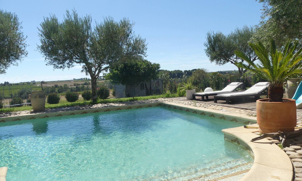 Servian Villa | Villa 140 m2, not overlooked, countryside views.
