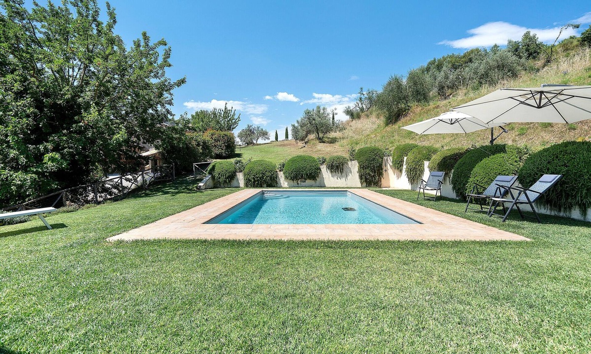 Gaiole in Chianti Villa | Villa 'Agriturismo Podere Terrena' with Mountain View, Private Pool and Wi-Fi