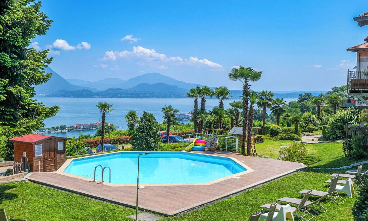 Carciano Apartment | Villa Anna, Borromean Islands, No. 09 by Lago Reisen