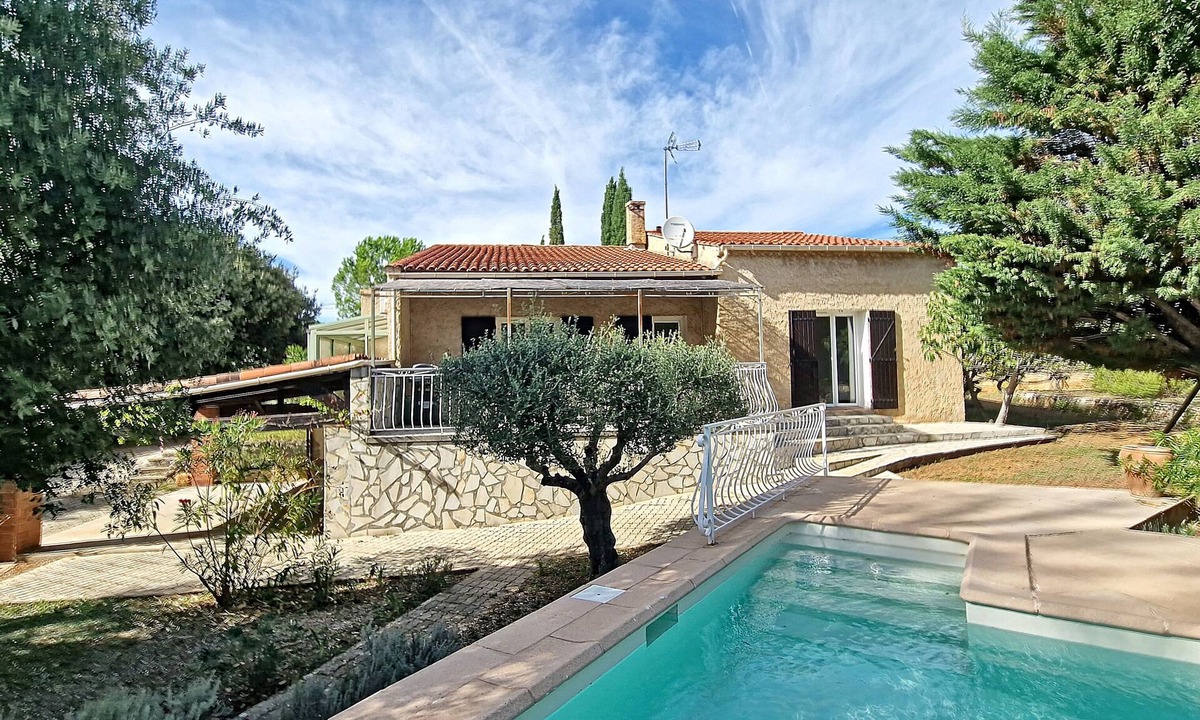 Sillans-la Cascade Villa | Villa au Calme Proche du Village