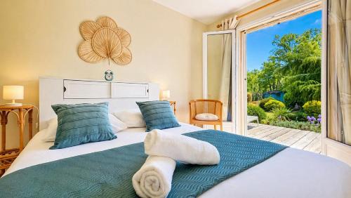 Saint-Cezaire-sur-Siagne Villa | Villa "Au Clos du Cerisier" Terrasse & Jardin lumineux