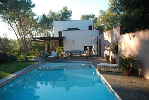 Les 3 Ponts Villa | Villa avec piscine et dépendance