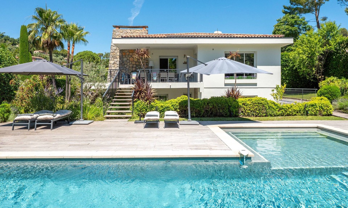 Mougins Villa | Villa Bleu de Mougins – Luxury villa with heated pool near Cannes