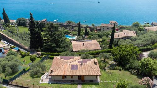 Gargnano Villa | Villa Bouganville