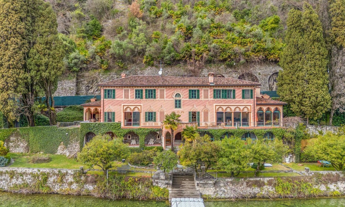 Oria Villa | Villa Brusati - Eight Bedroom Villa, Sleeps 16