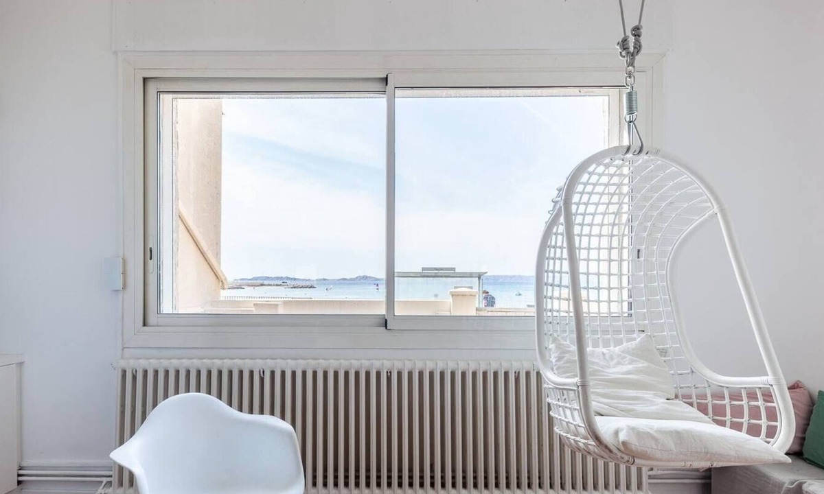 8th Arrondissement Villa | Villa Casa Bianca A/C Bord de Mer