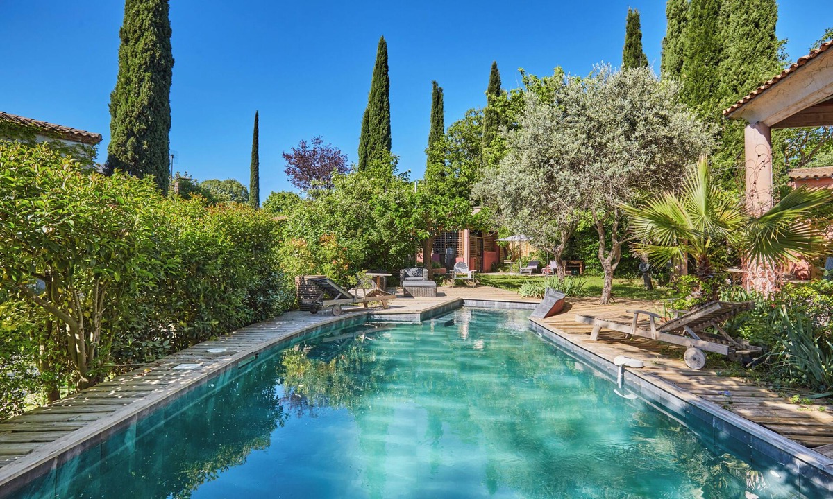 Est House | Villa d'AÏS - Swimming pool, calm & walking distance to Aix center