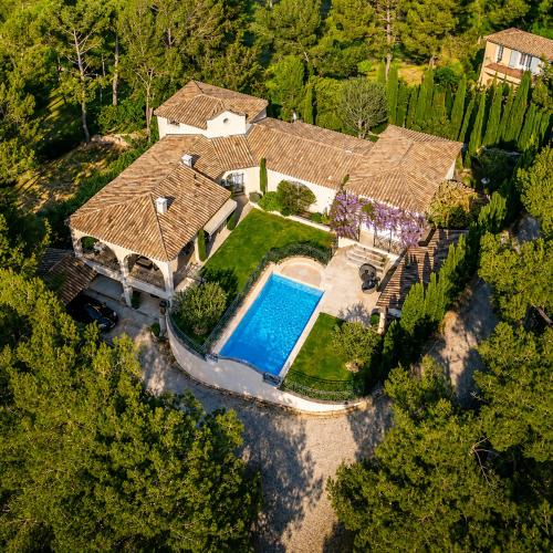 Cavaillon Villa | Villa d'exception en Provence, avec piscine et vue imprenable proche de St Rémy, Gordes, Eygalieres, Isle sur Sorgues
