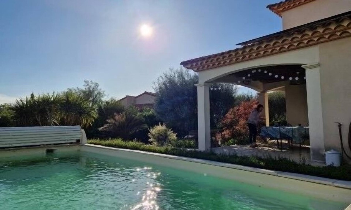 Paulhan Villa | Villa de Charme à 30 min en Voiture de la mer et 15 min du lac