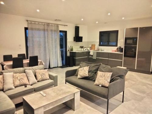 Estanove Villa | Villa F5 avec jardin et terrasse