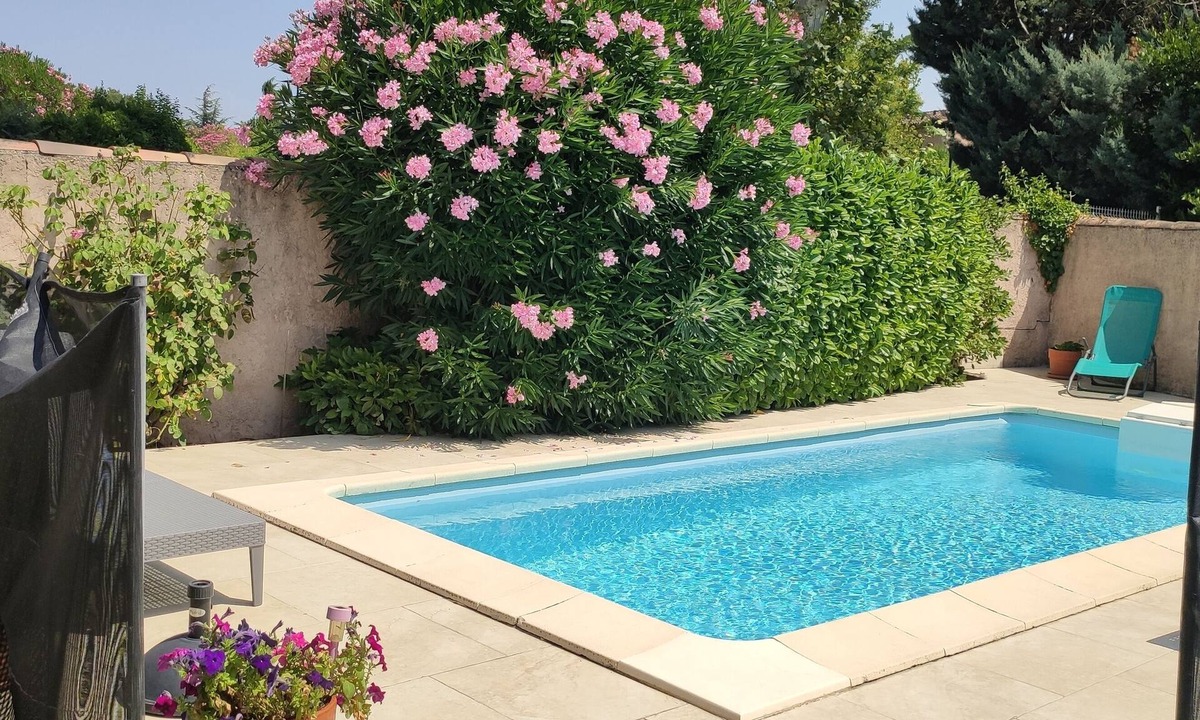 Maillane Villa | Villa in bloom with private pool near the Alpilles